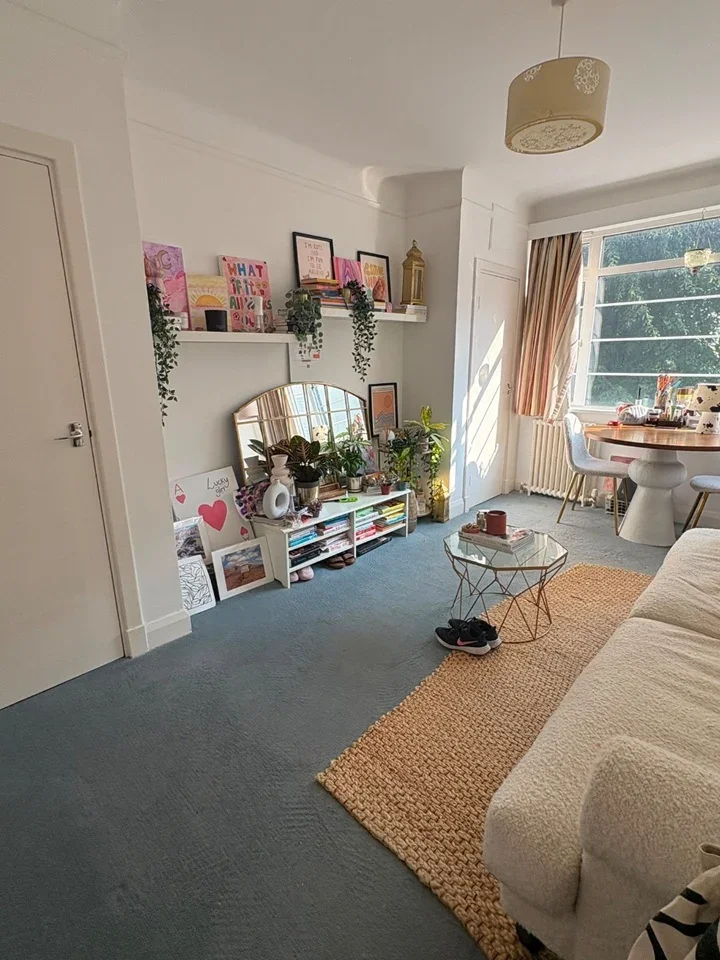 Flat Balham High Road in Greater London