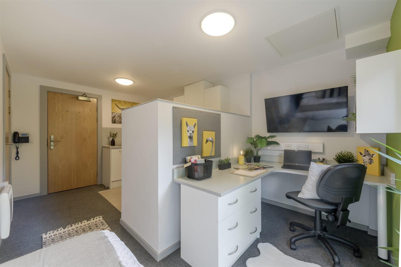 Room Portland Road in Newcastle upon Tyne