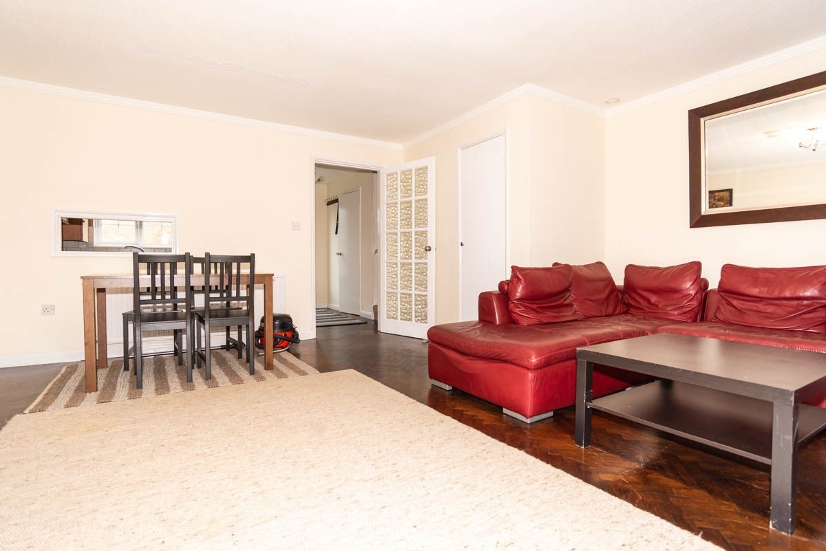 House Elm Way in Greater London