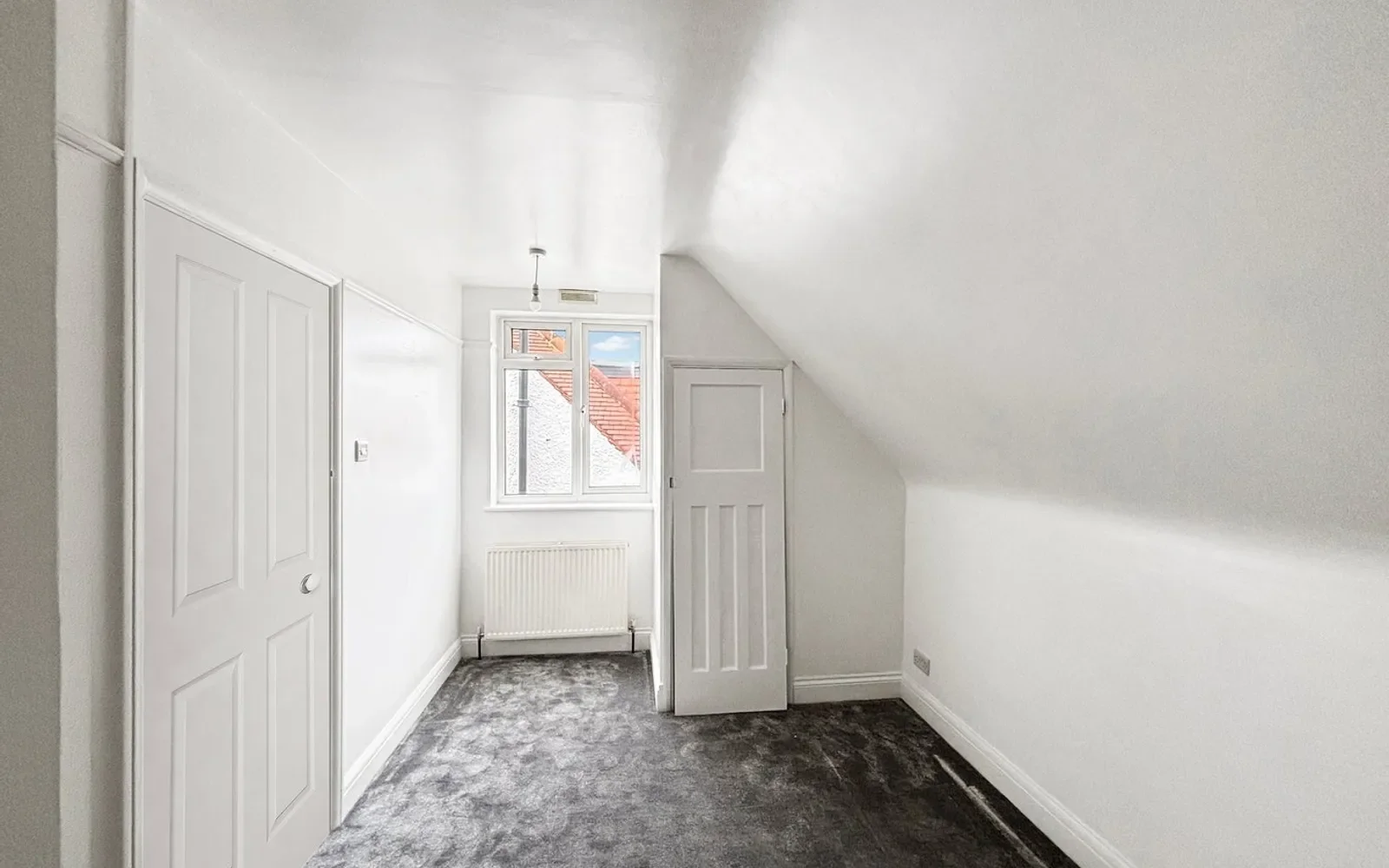 Flat Central Avenue in Greater London