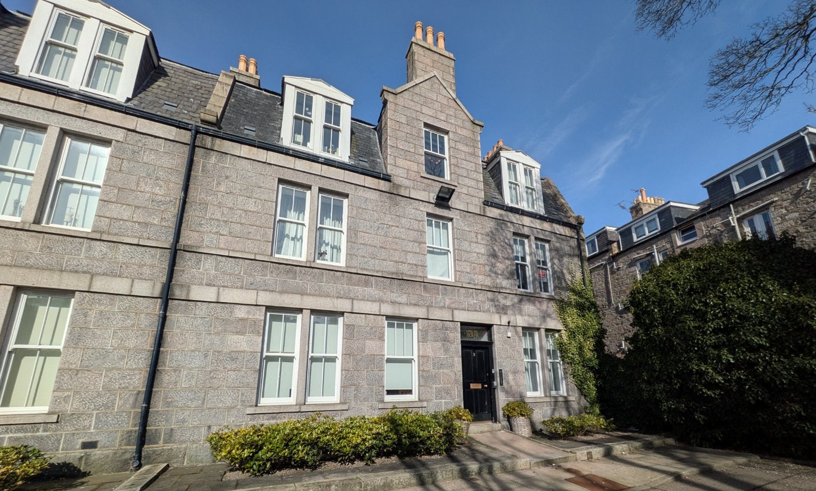 Flat Grosvenor Terrace in Aberdeen City