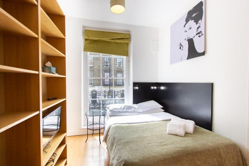 Room North Gower Street in Greater London