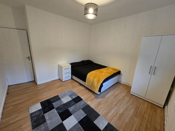 Flat New Kent Road in London