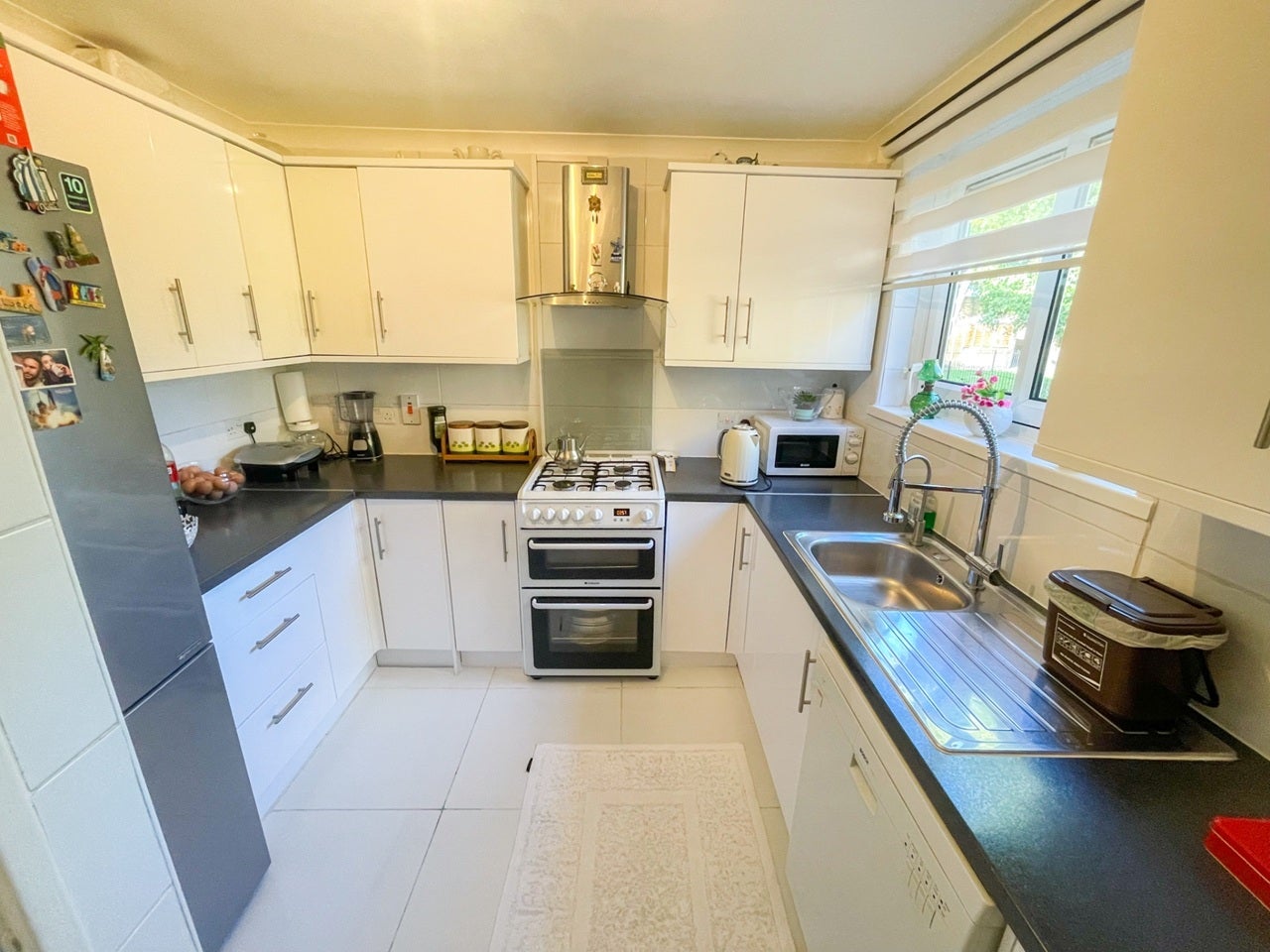 House Belfont Walk in Greater London