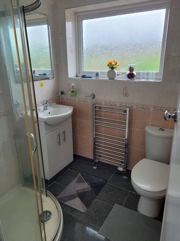 Room Gascoigne Road in Greater London