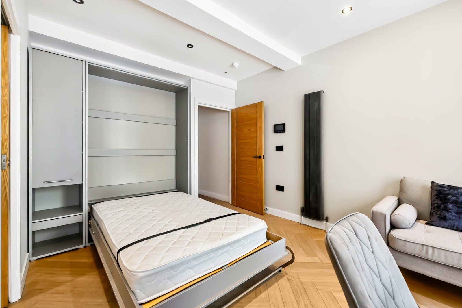 Flat Long Lane in City of London