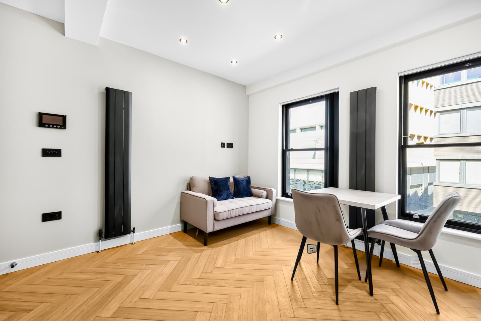 Flat Long Lane in City of London