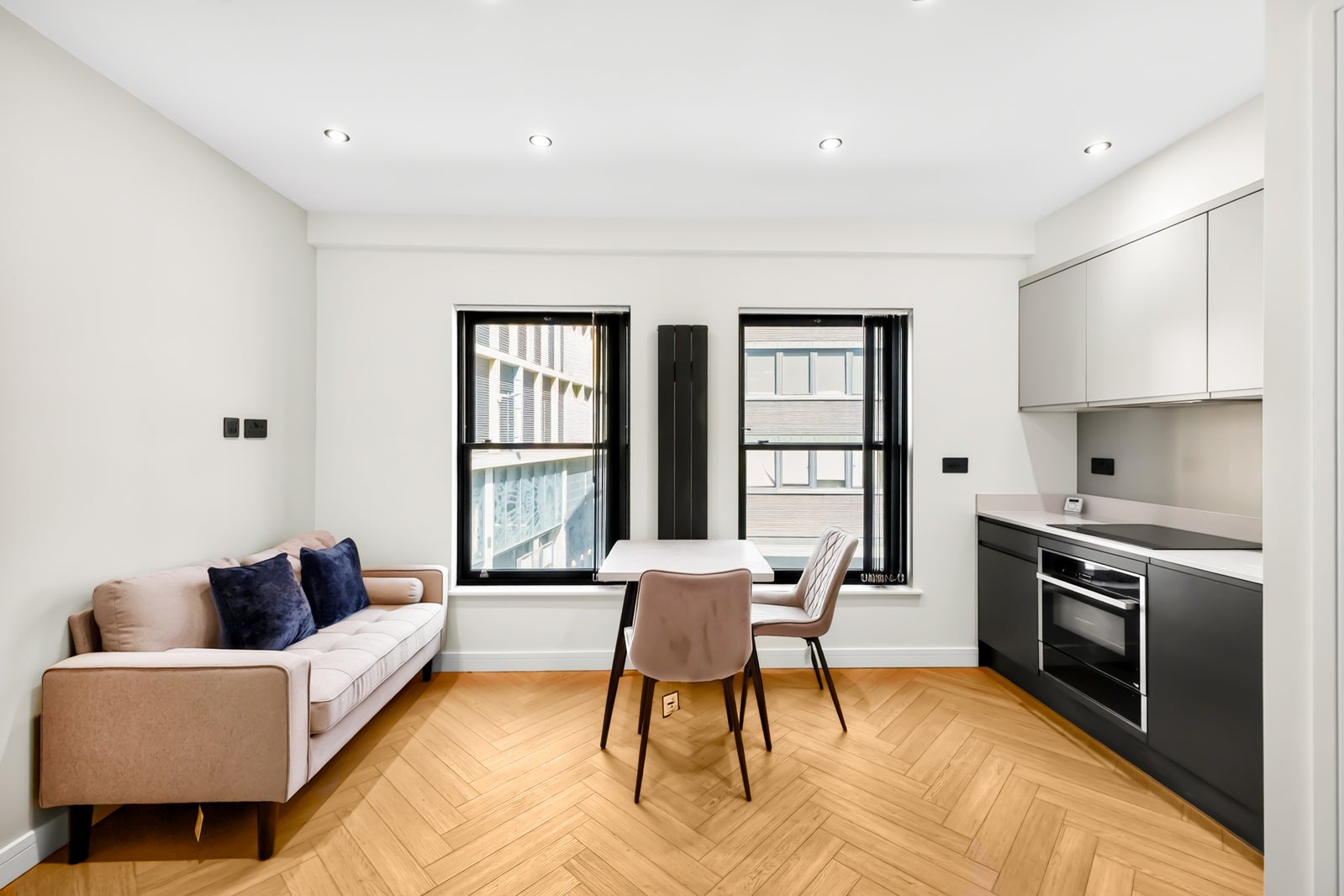 Flat Long Lane in City of London