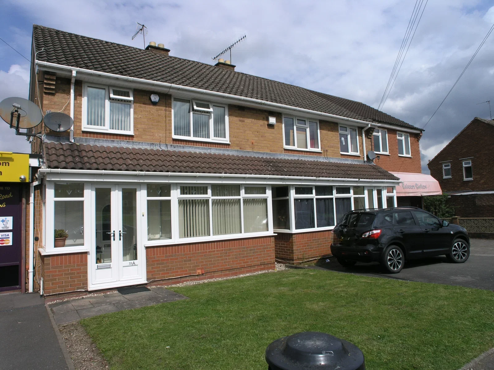 House Larch Road in Dudley