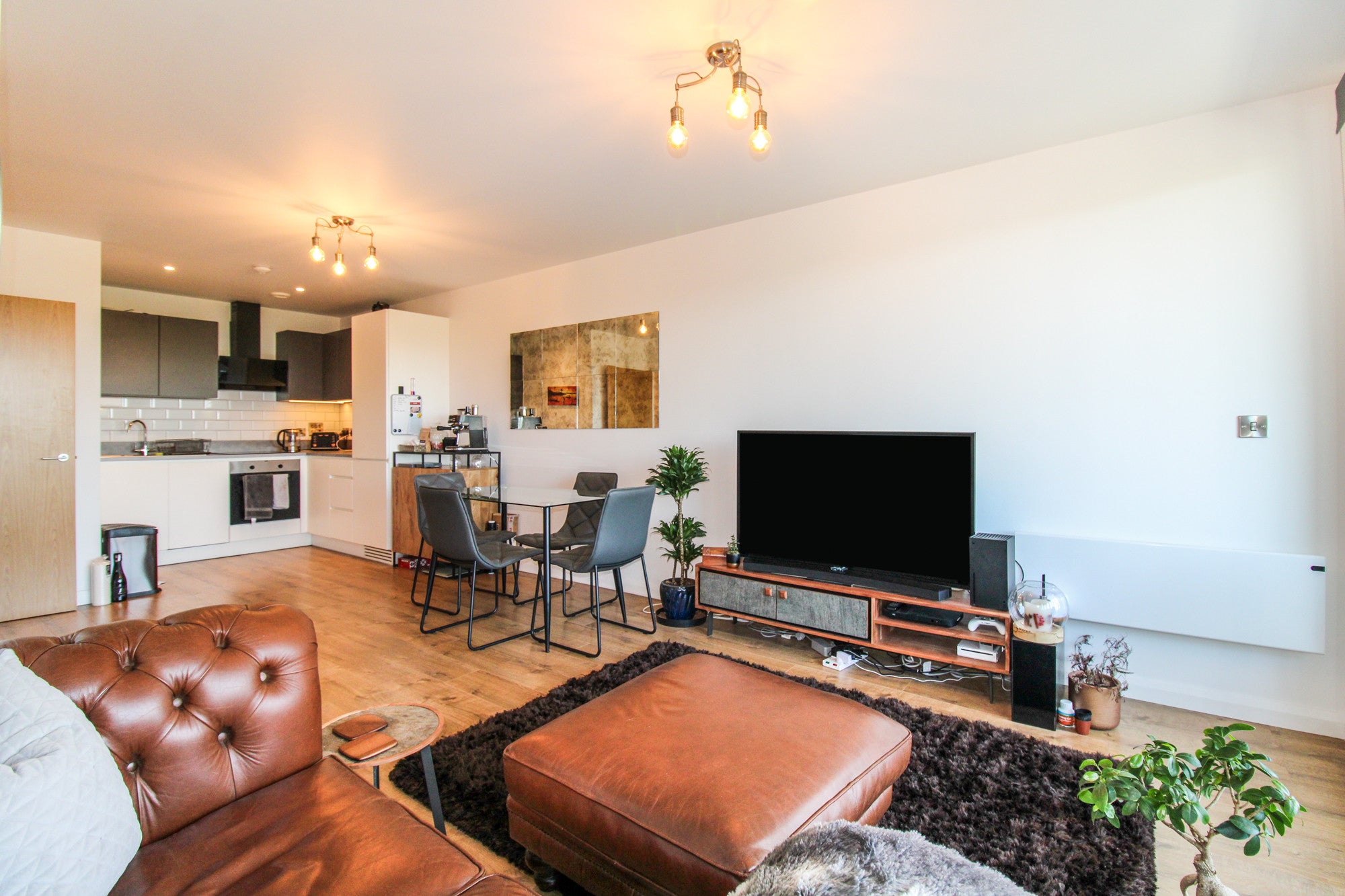 Flat Jubilee Hall Road in Rushmoor