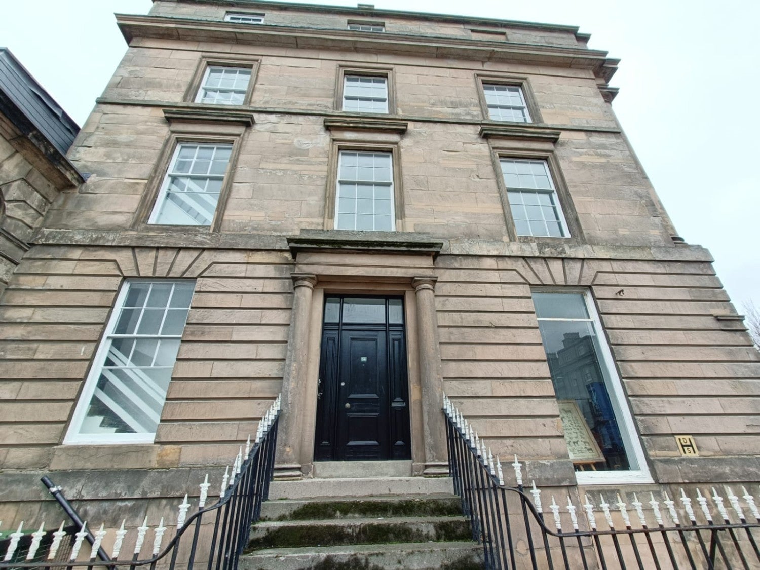 Flat Hamilton Square in Birkenhead