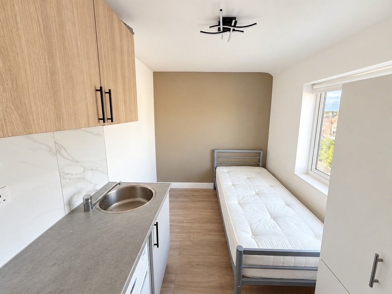 Flat Selan Gardens in Greater London