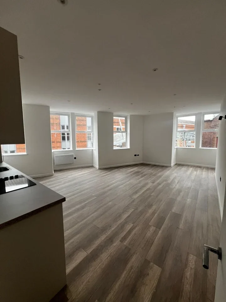 Flat Queensway in Reigate and Banstead