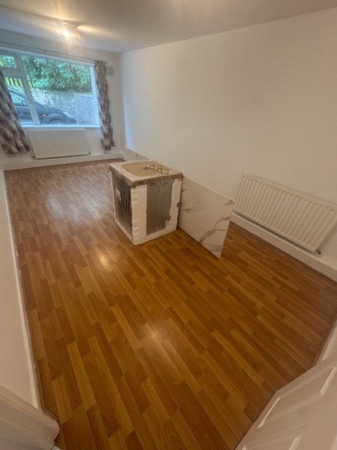 Flat Richmond Court in Luton