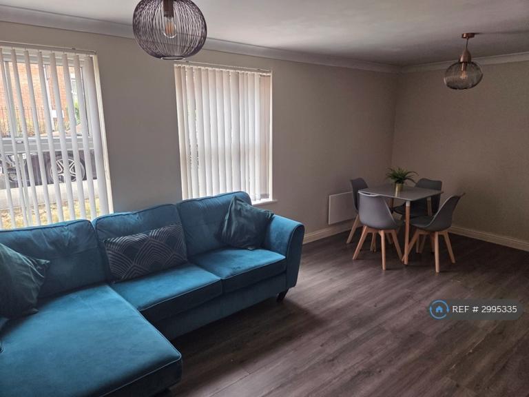 Flat Marbeck Close in Blunsdon St Andrew