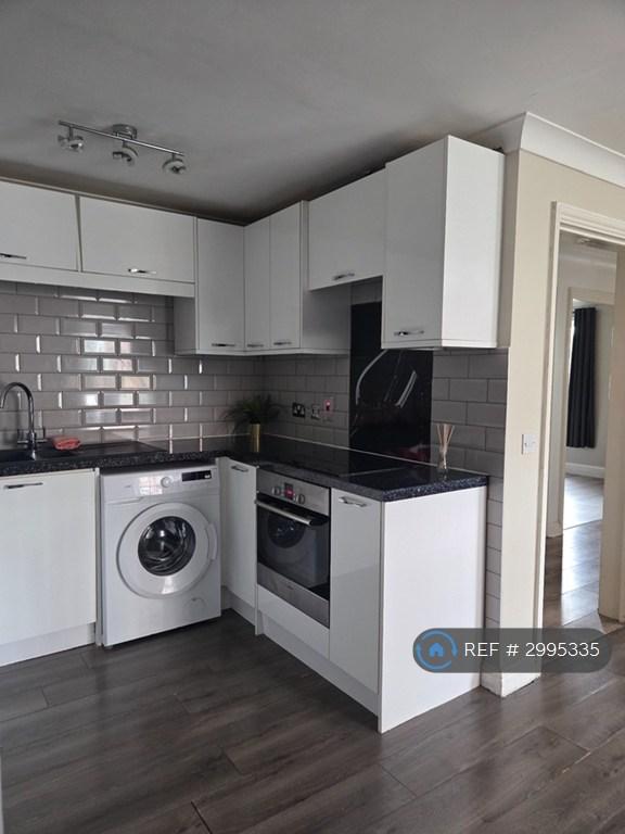 Flat Marbeck Close in Blunsdon St Andrew