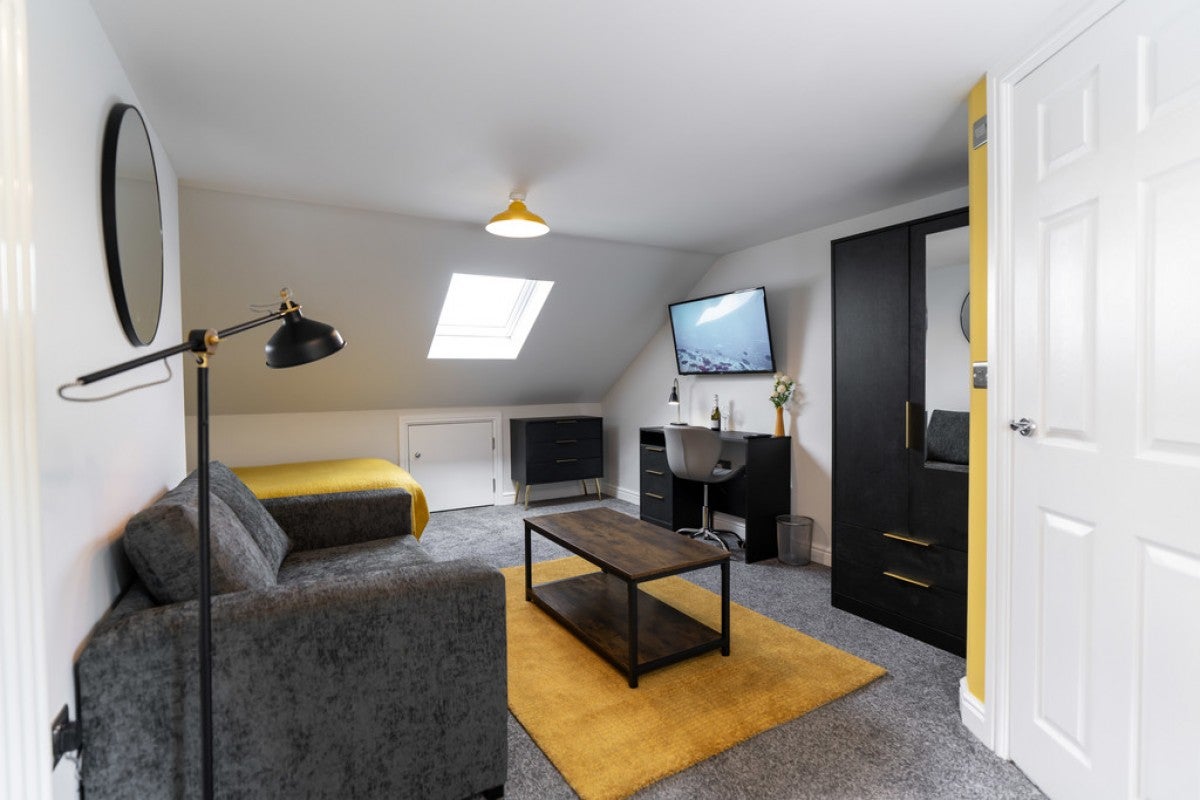 Room Ormsby Street in Reading