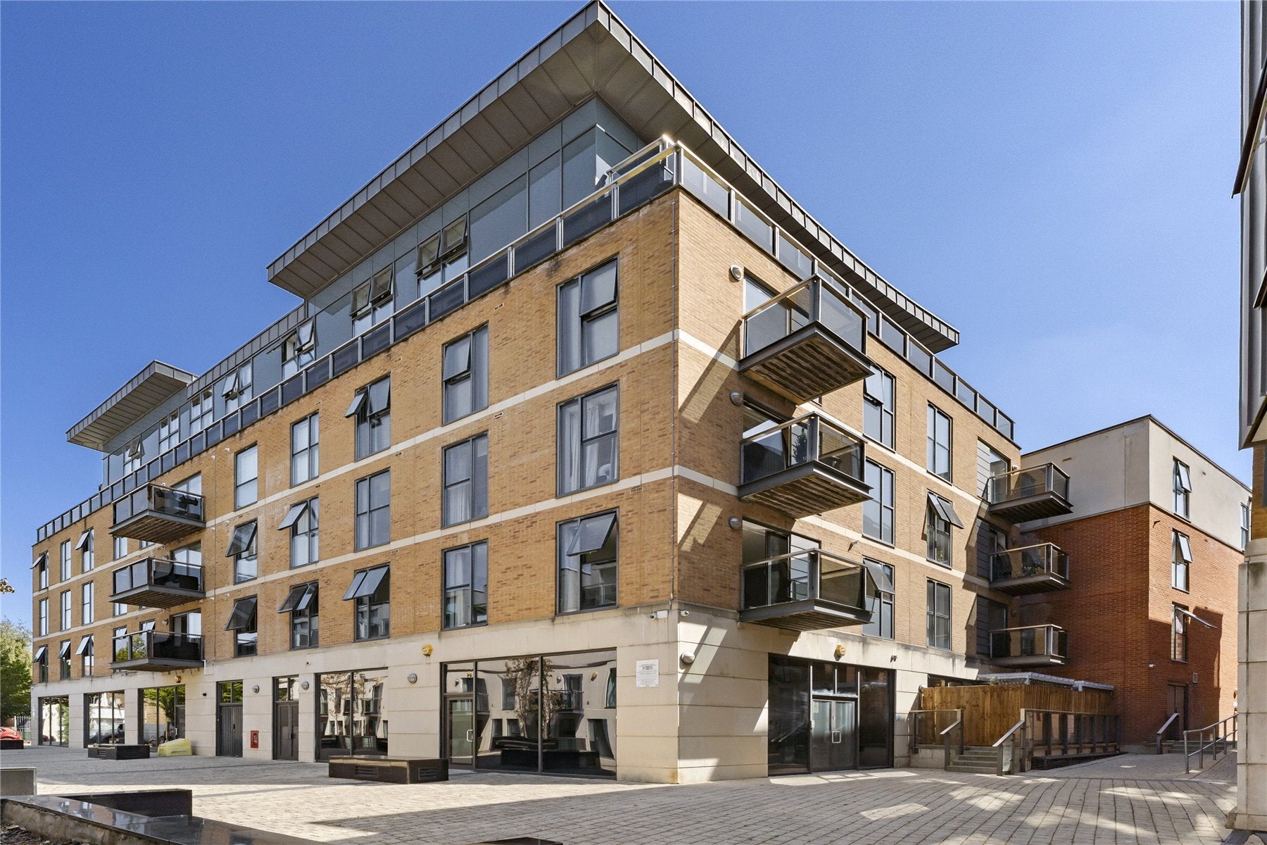 Flat St Mary's Road in Greater London