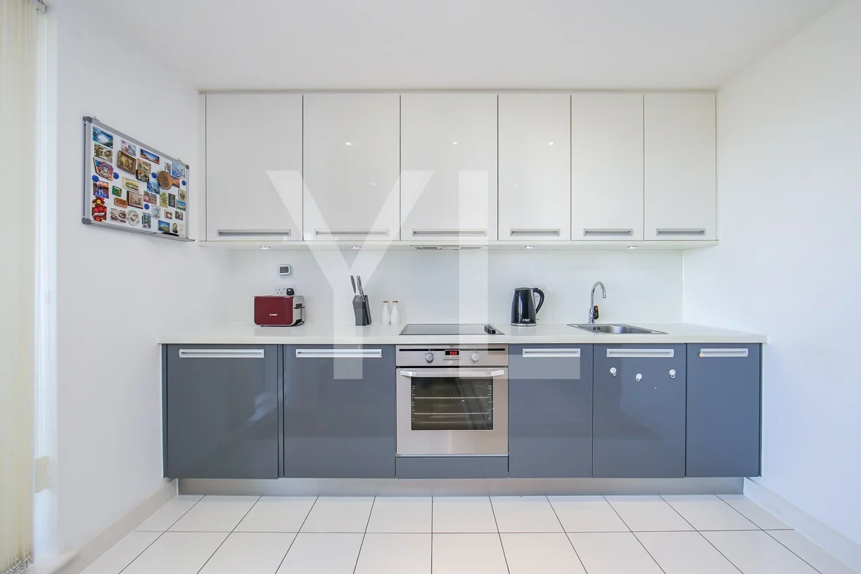 Flat Conington Road in Greater London