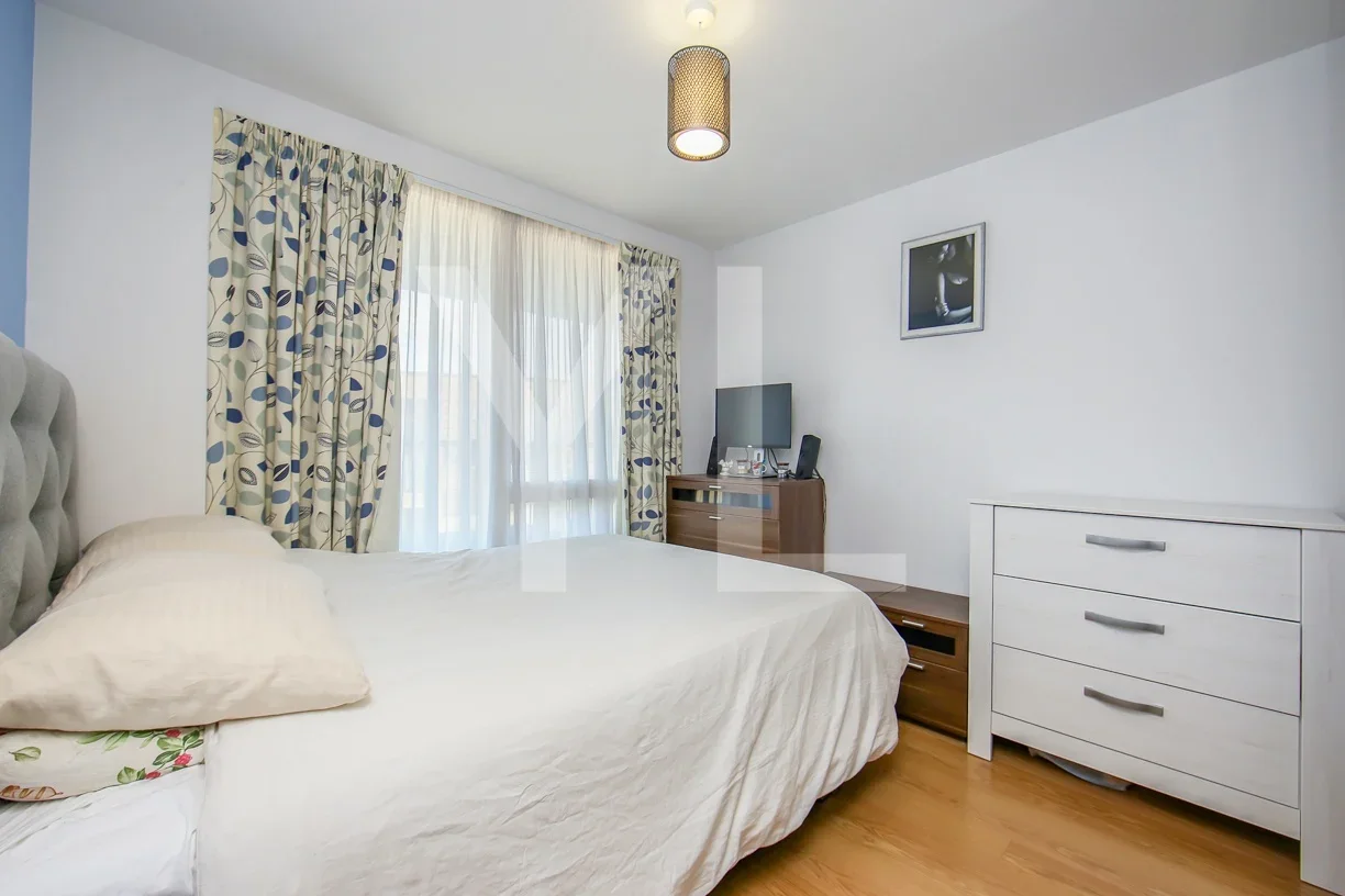 Flat Conington Road in Greater London