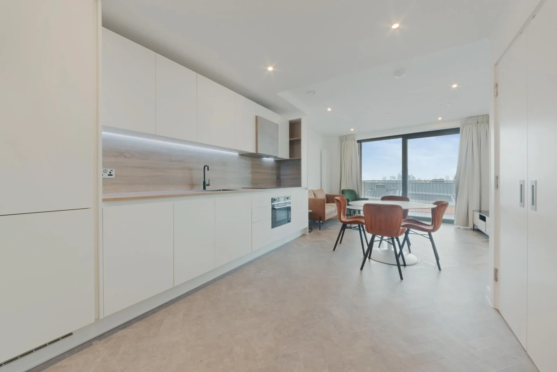 Flat Gillender Street in Greater London
