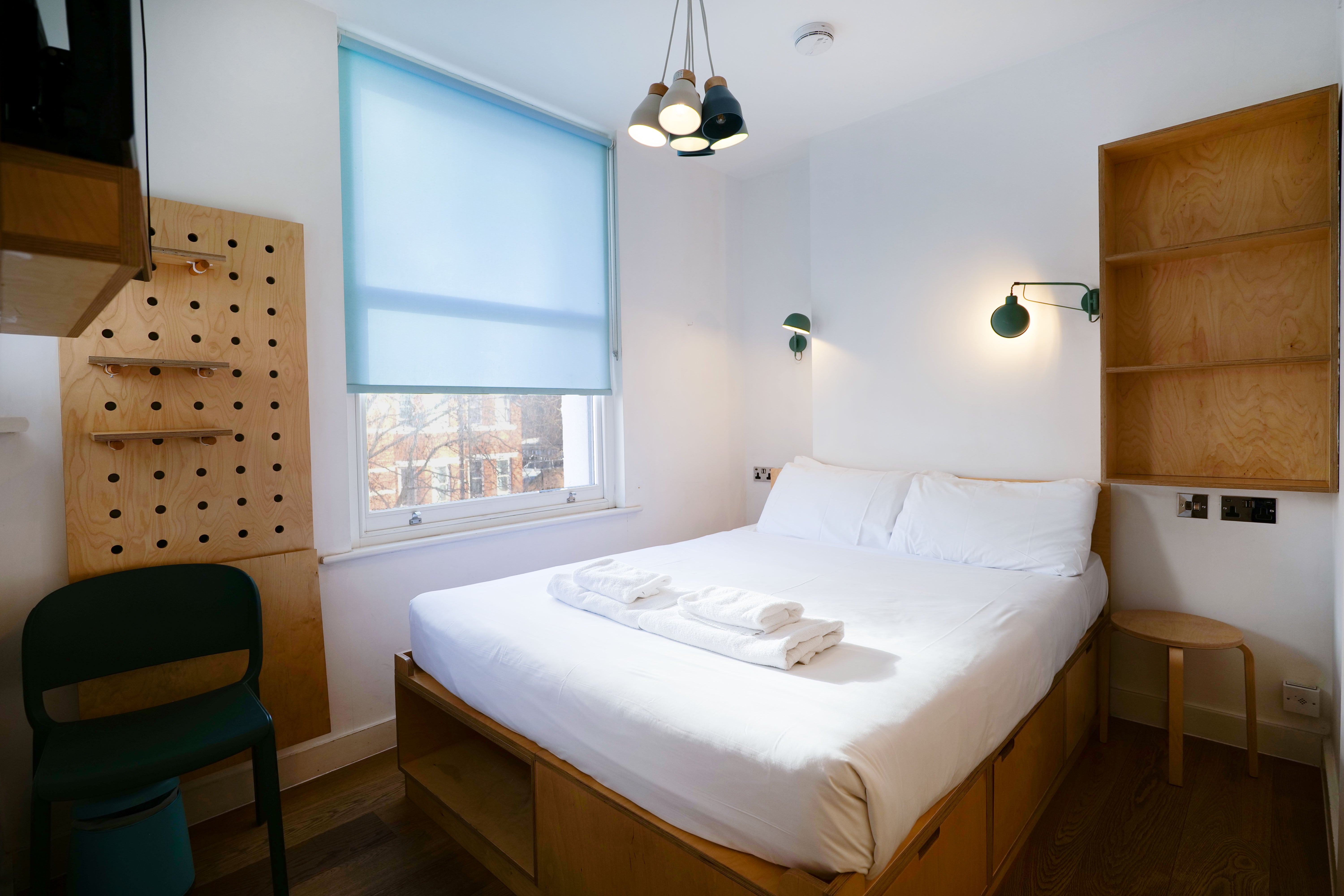 Flat Philbeach Gardens in Greater London
