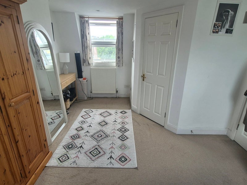 Room Cargill Road in Greater London