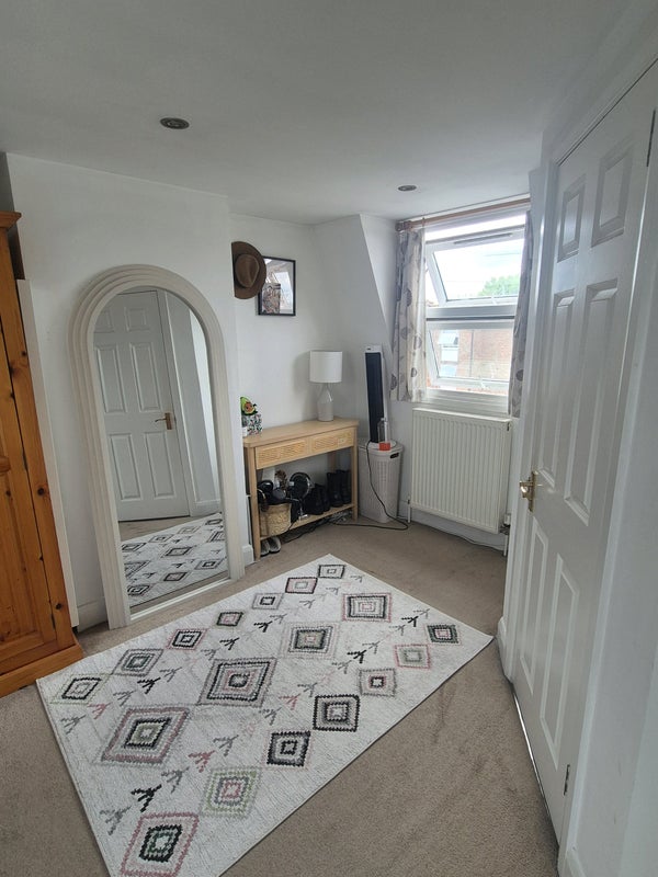 Room Cargill Road in Greater London