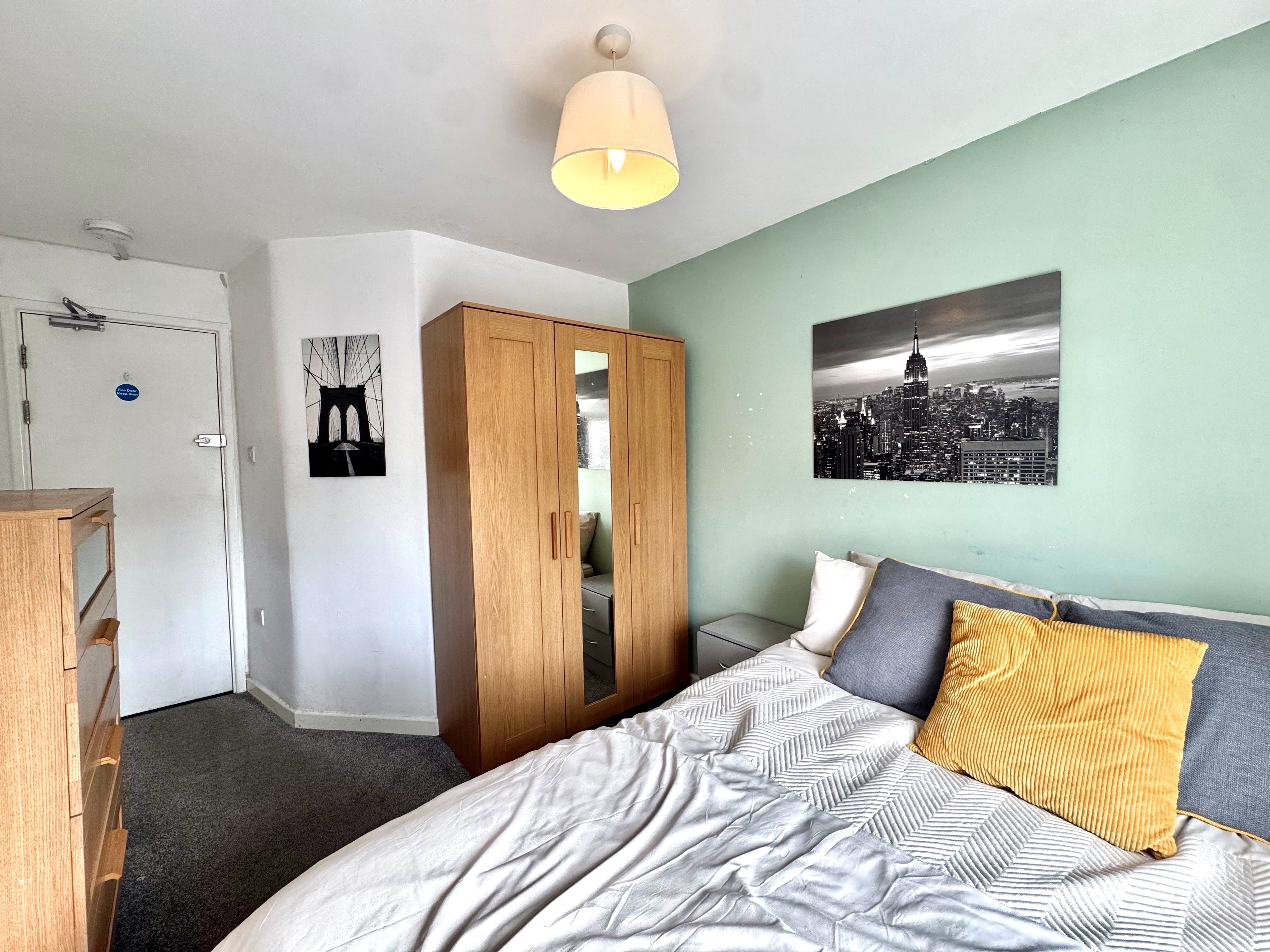 Room Jervis Road in Portsmouth