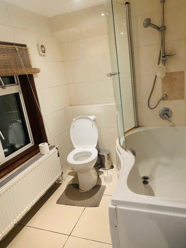Room Avon Path in Greater London