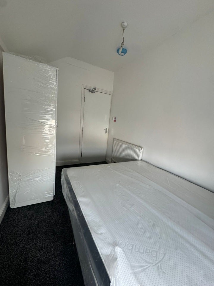 Room Bordesley Park Road in Birmingham