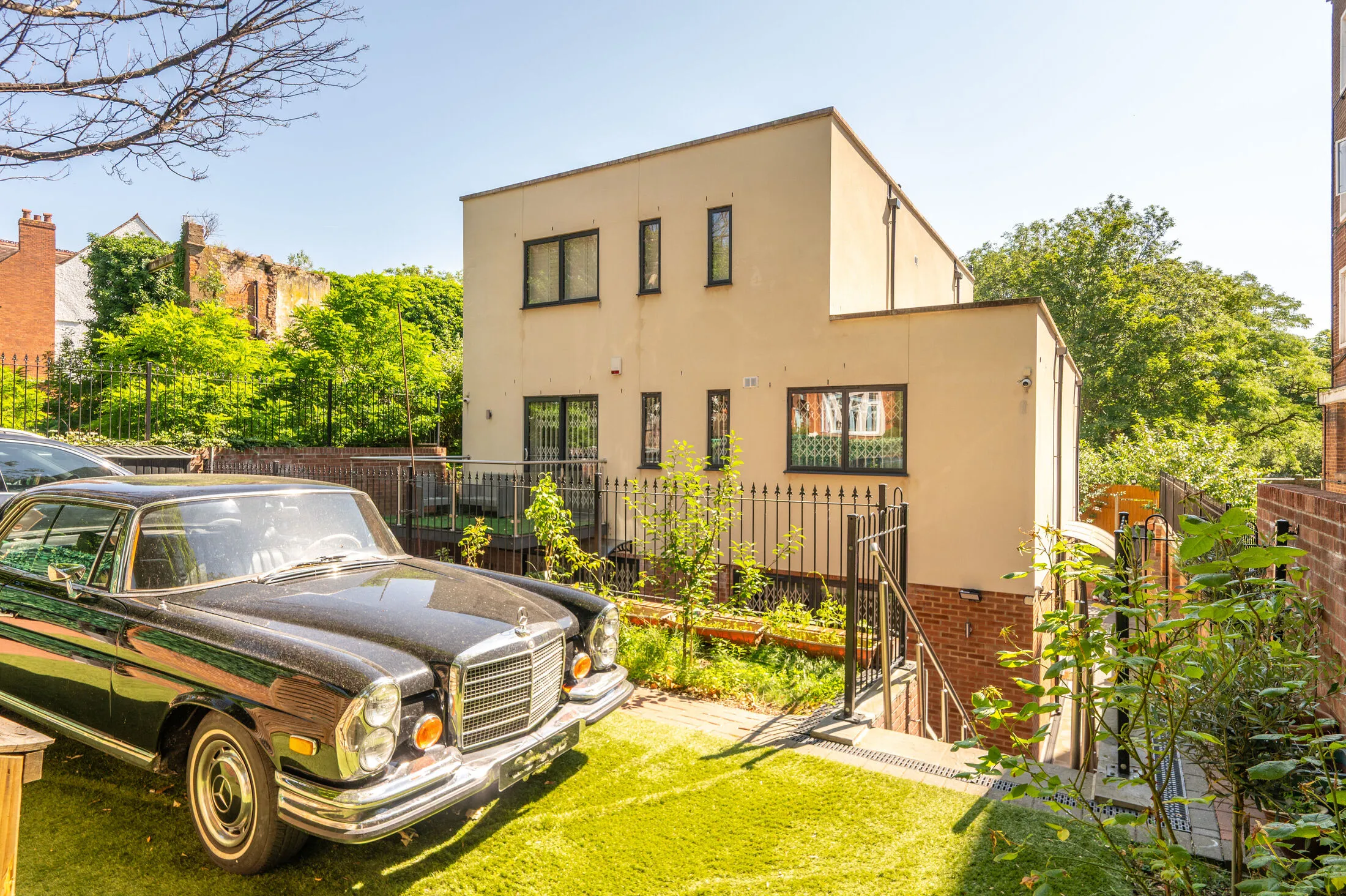 House Mowbray Road in Greater London