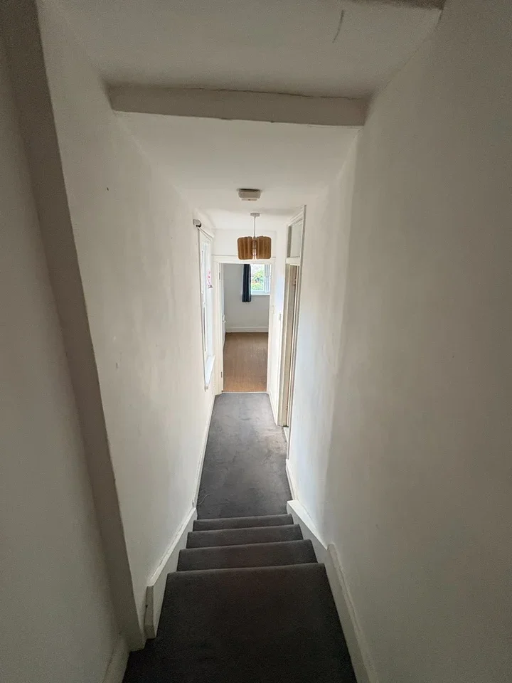 Flat Hampden Road in Greater London