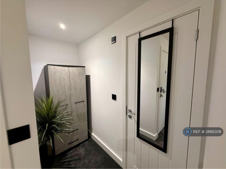 Room Bowdon Street in Stockport