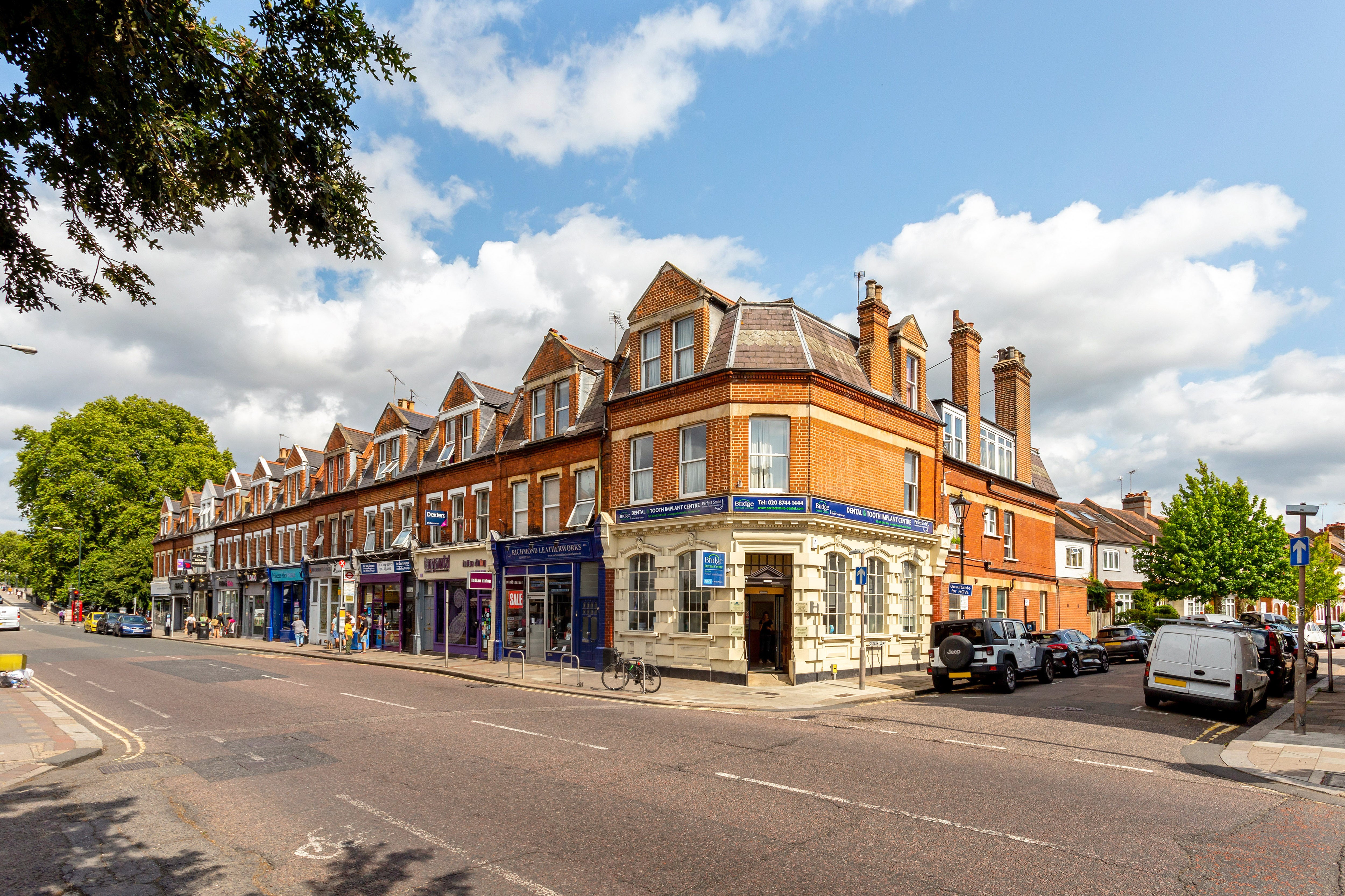 Flat Richmond Road in Greater London