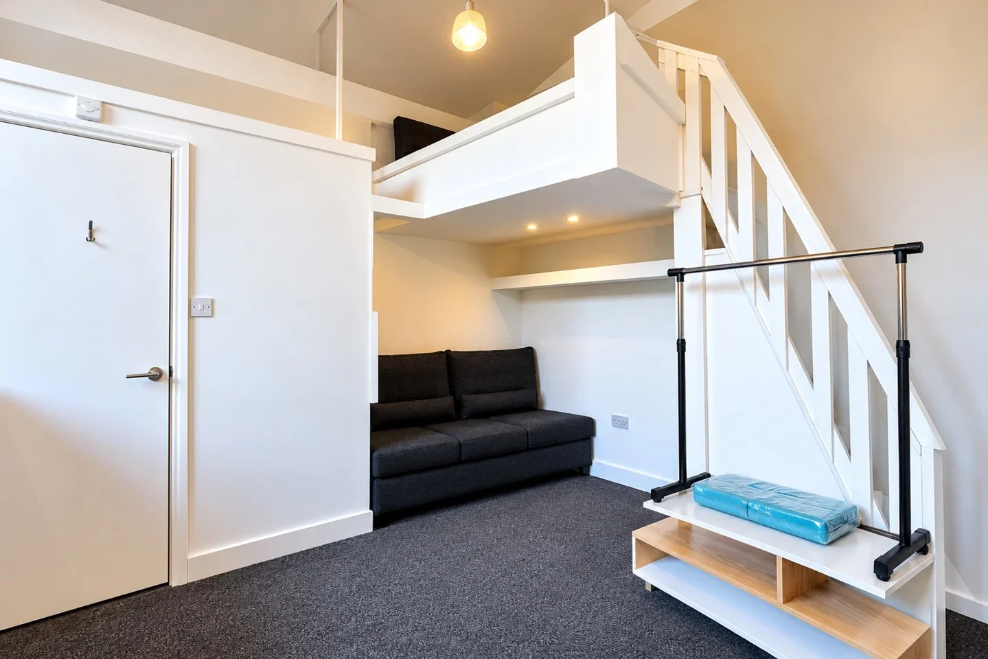 Flat Clarence Road in Greater London
