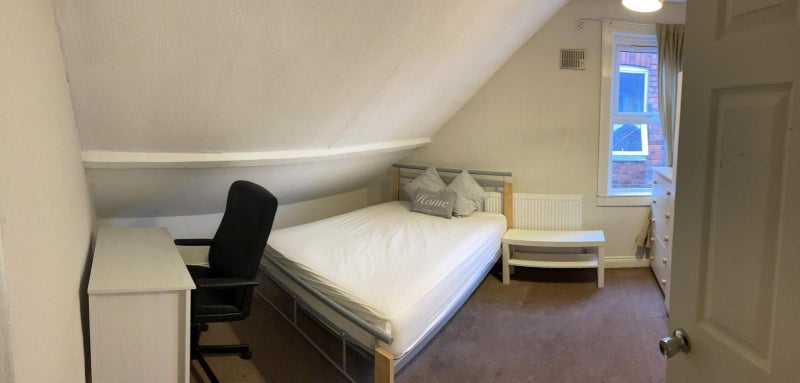 Room Daybrook Street in Nottingham