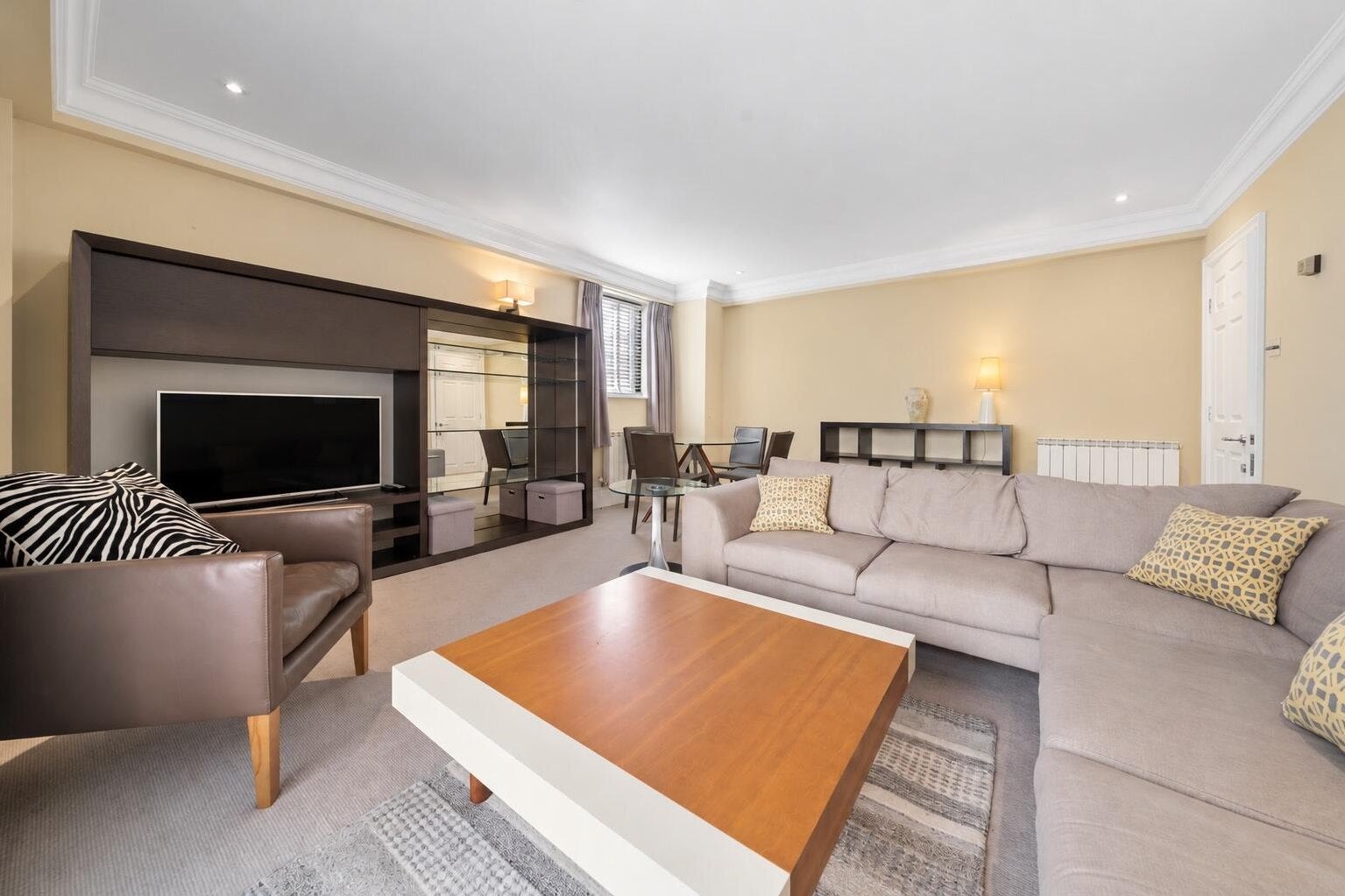 Flat Elystan Street in Greater London