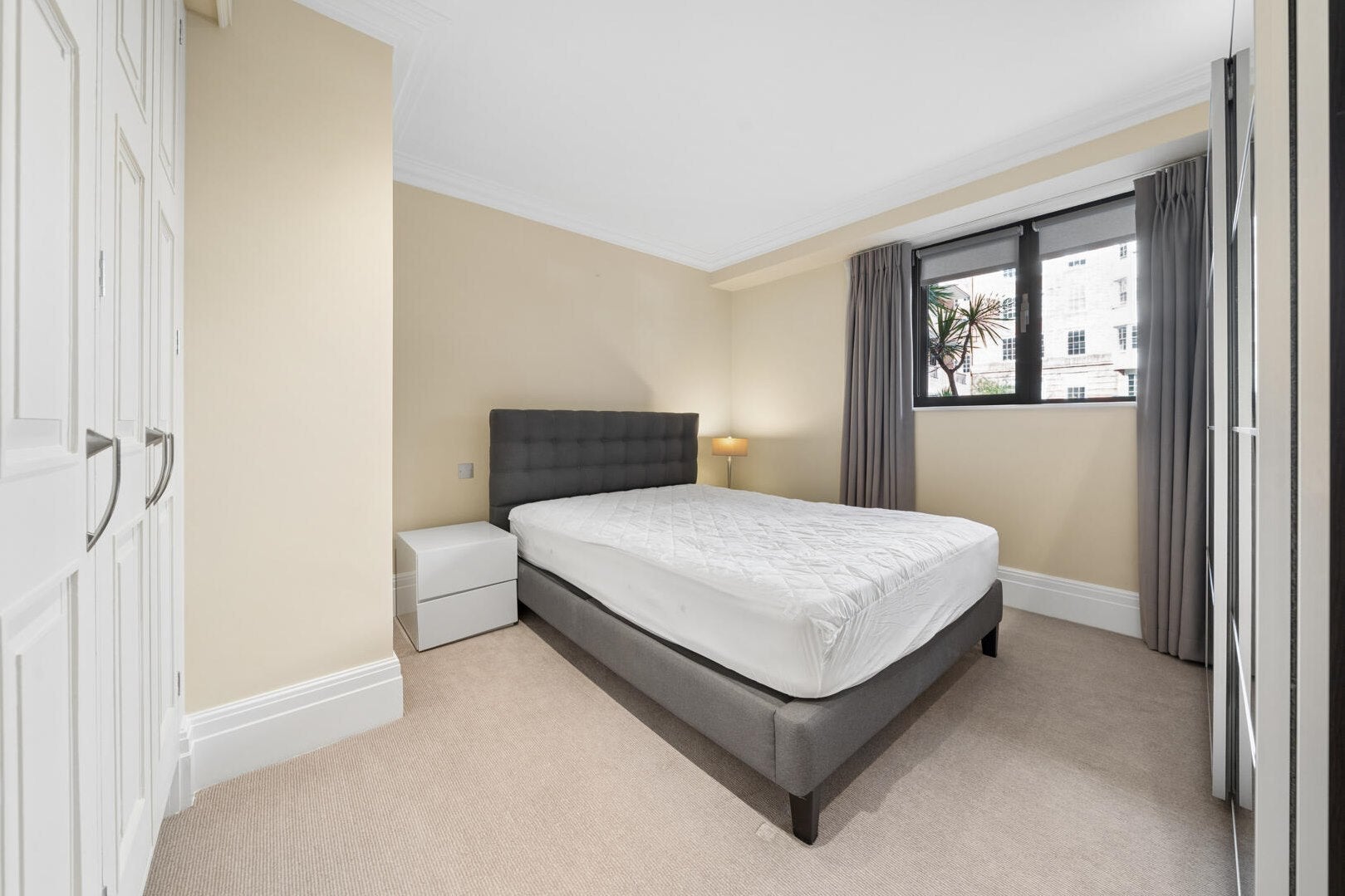 Flat Elystan Street in Greater London