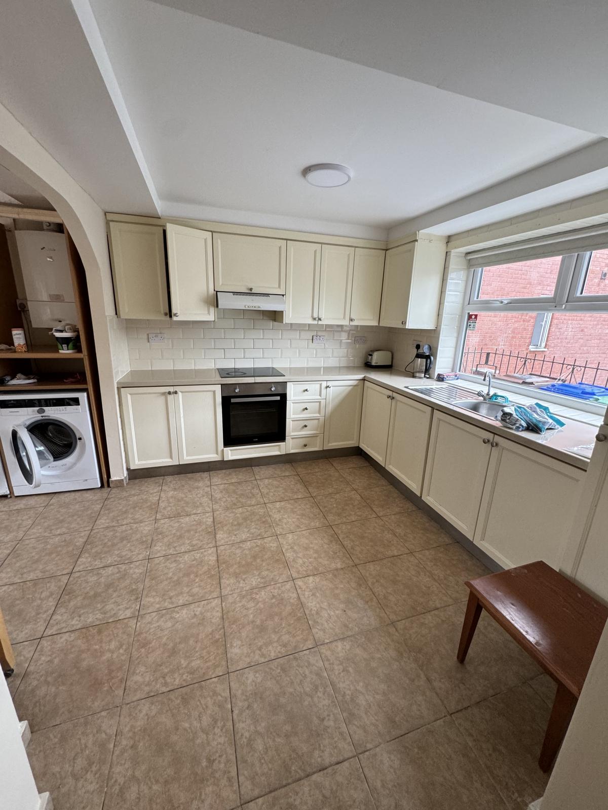 Flat Winterford Avenue in Manchester