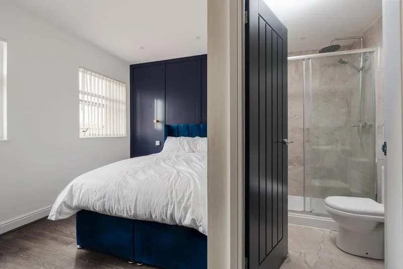 Room Colebrooke Road in Liverpool