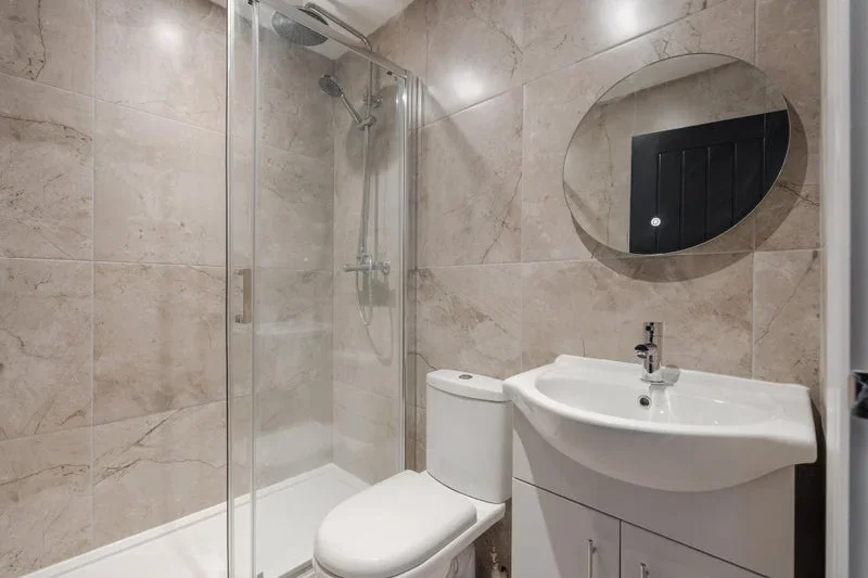 Room Colebrooke Road in Liverpool