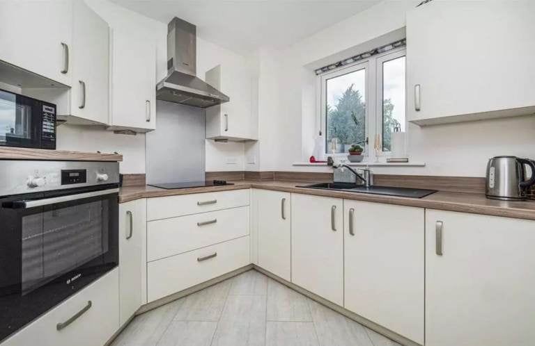 Flat Field Close in Cottingham