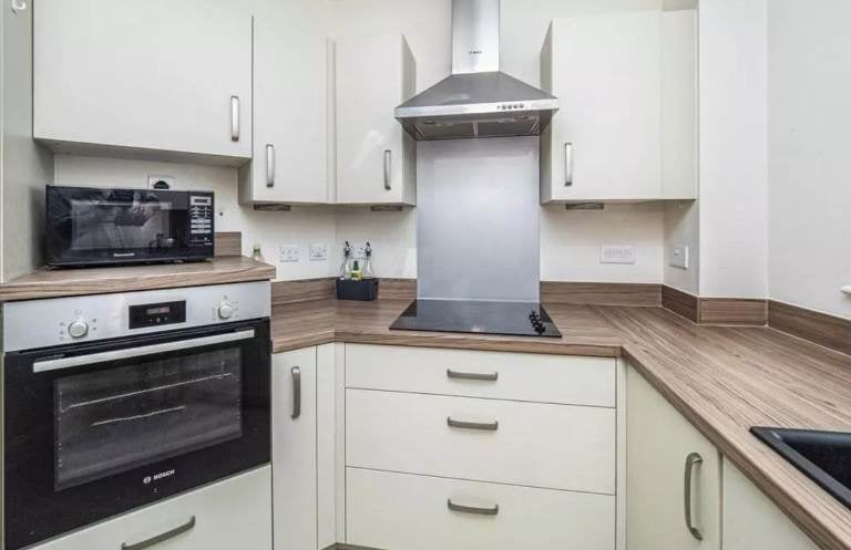Flat Field Close in Cottingham