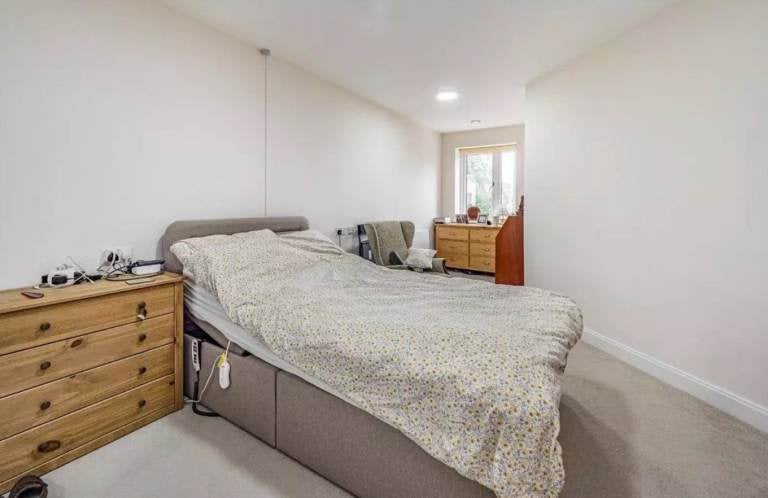 Flat Field Close in Cottingham