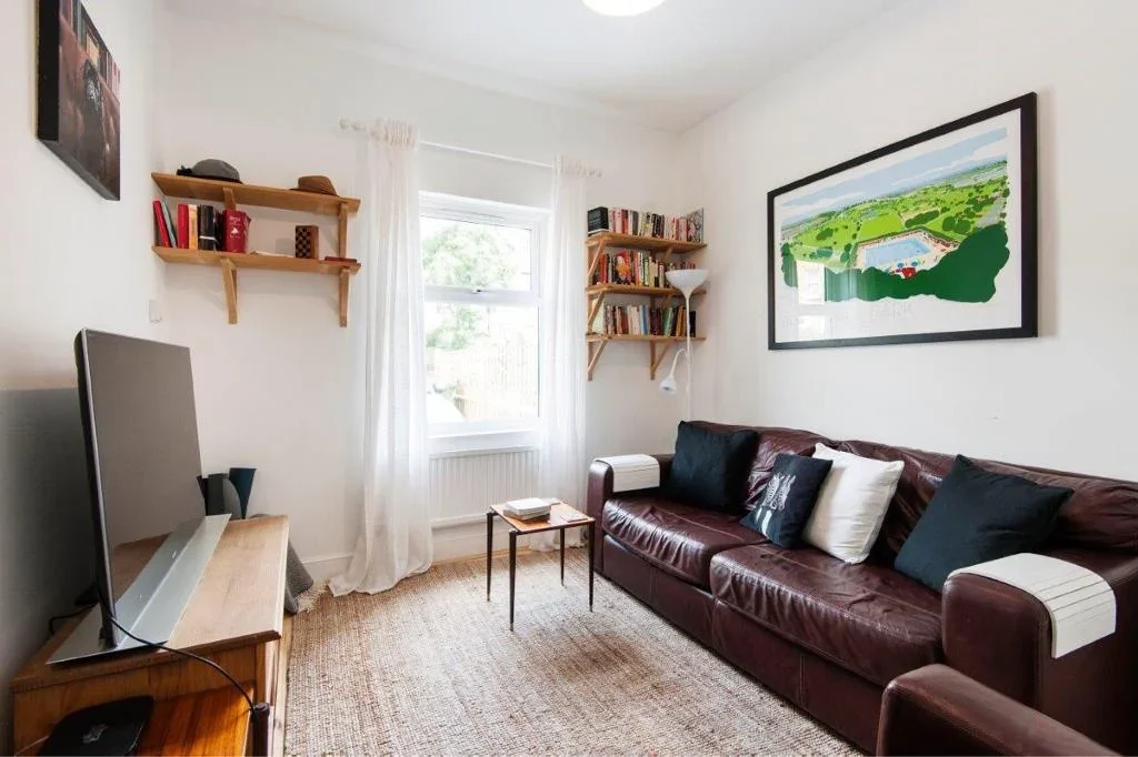 Flat Railton Road in Greater London