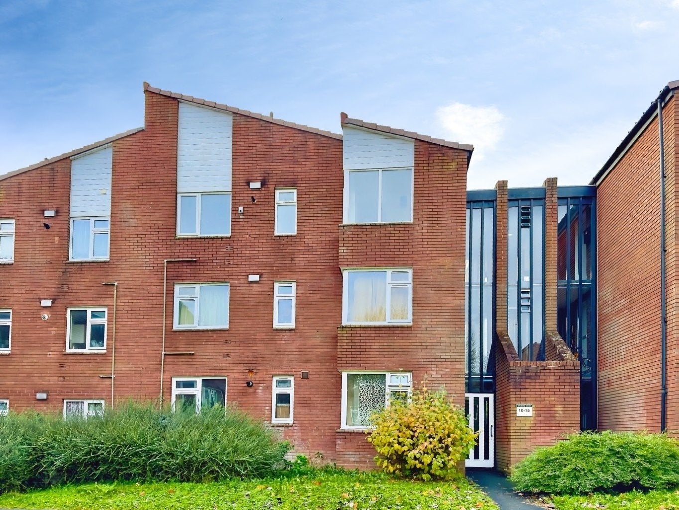 Flat Delbury Close in Telford