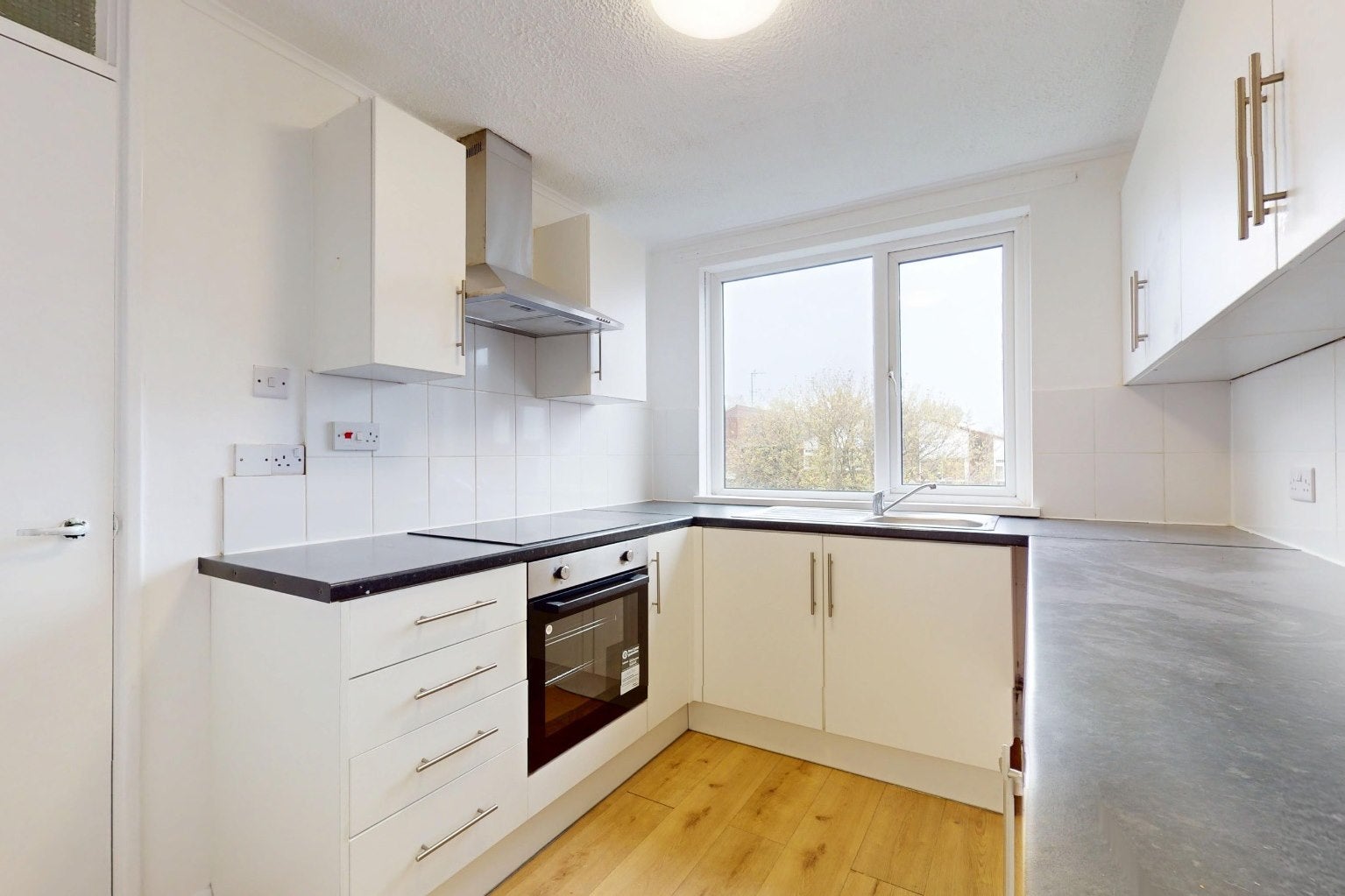 Flat Delbury Close in Telford