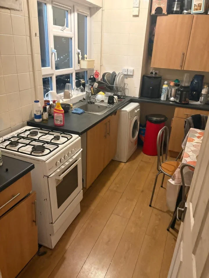 Room Redlands Way in Greater London