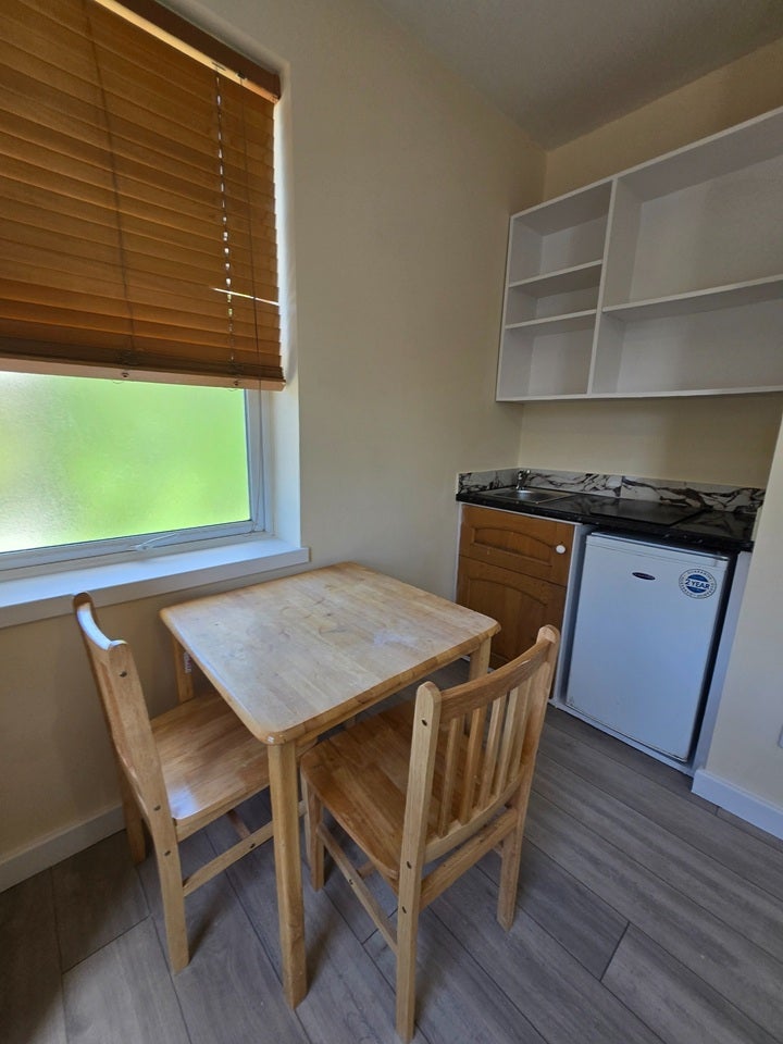 Room Larkhall Lane in Greater London